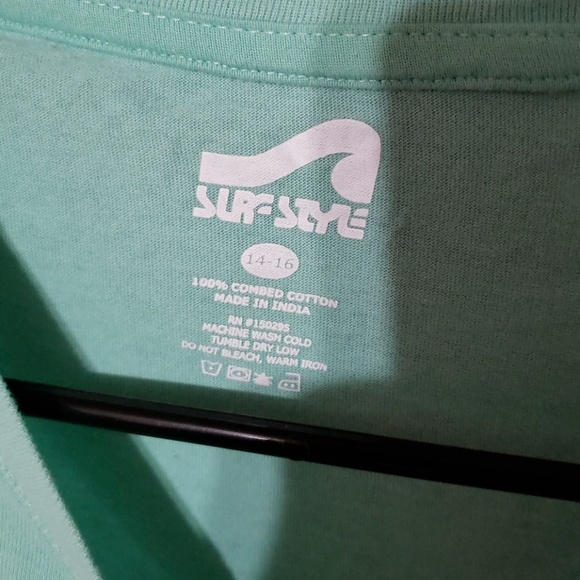 Brand new shirt - Picture 2 of 4